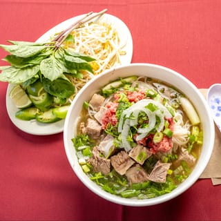 Tái Ướp và Nạm Cục (Marinated Rare Steak & Cubed Flank)